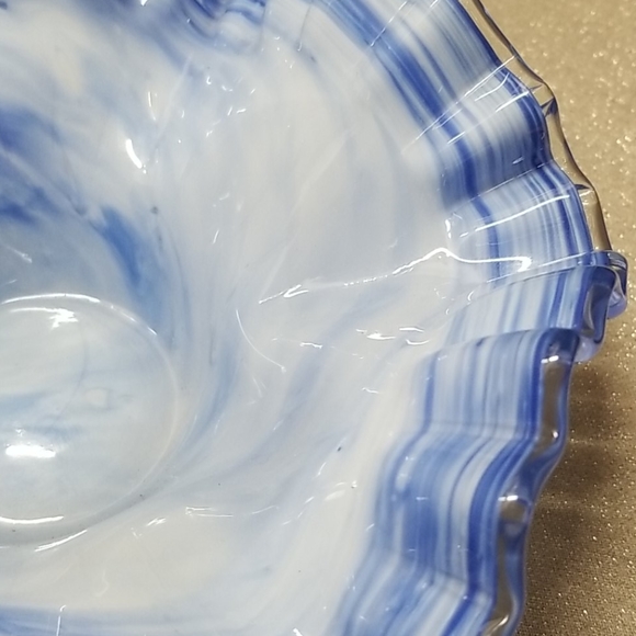 Vintage Art Glass Ruffled Edge Bowl - Picture 2 of 5